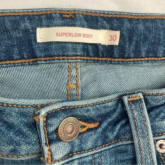 Levi’s Superlow Bootcut Jeans Size 30 X 32 Women’s Dark Wash - Picture 3 of 7